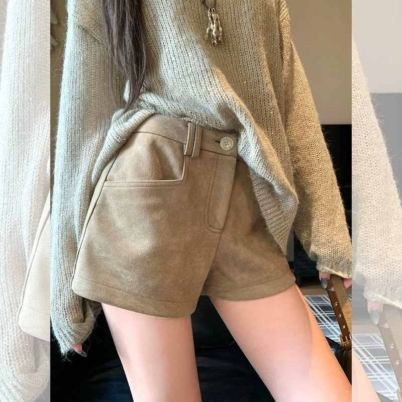 Khaki Suede Shorts for Women, Autumn/Winter 2026 New Style, High-Waisted, Wide-Leg, A-Line, Slimming, Hip-Hugging Boot Shorts Khaki Suede Shorts for Women, Autumn/Winter 2026 New Style, High-Waisted, Wide-Leg, A-Line, Slimming, Hip-Hugging Boot Shorts