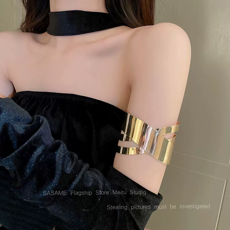 Geometric design bracelet, accessory, European style, trend of season, bright catchy style, light luxury style