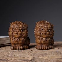 Green sandalwood carvings of happy lions tea pet lion ornaments auspicious beasts home rack decorations