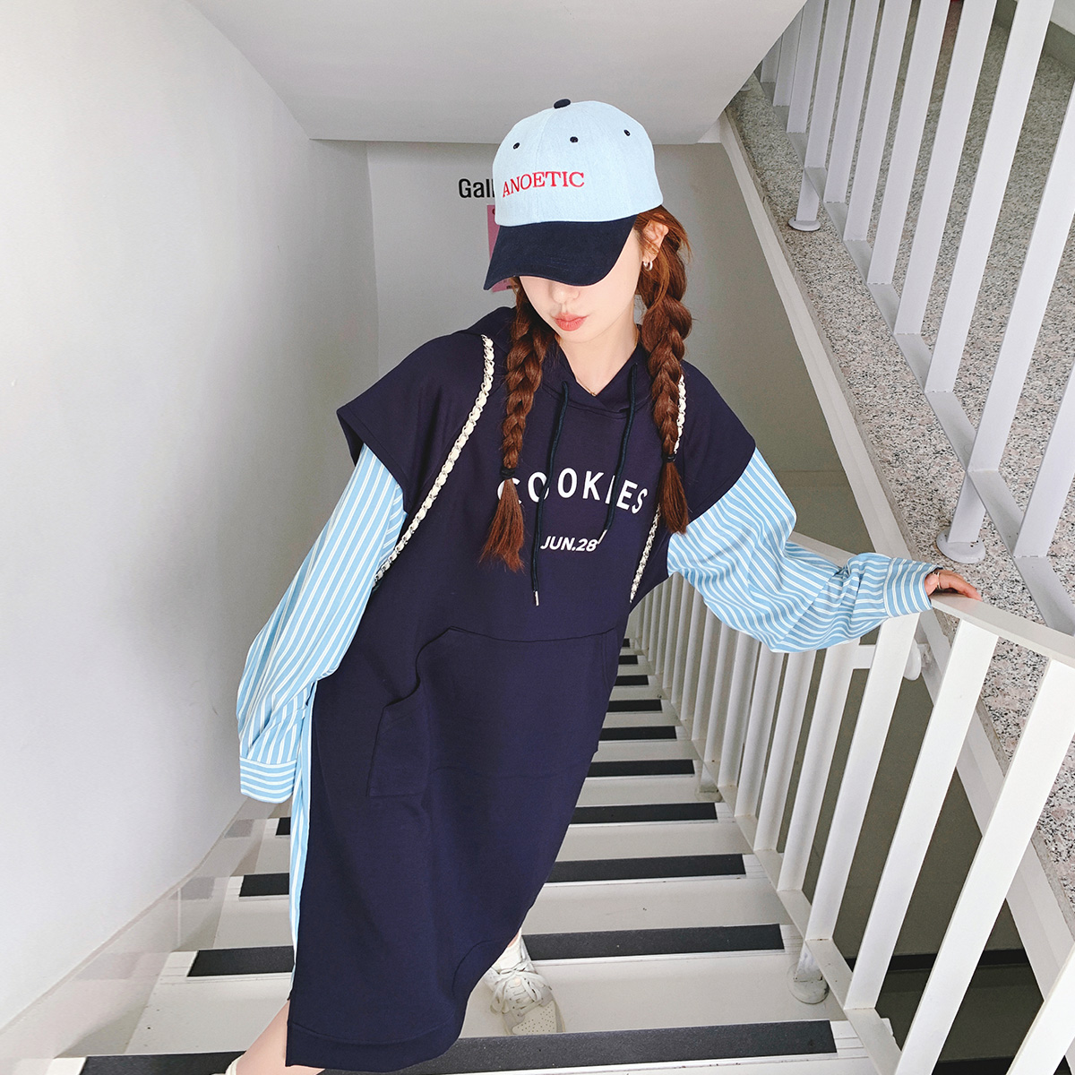 Paris (Designers) SOLENELLARA STRIPE SPLICING FAKE TWO Lian Hat Sweatshirt Dress Woman 2023 Autumn-Taobao