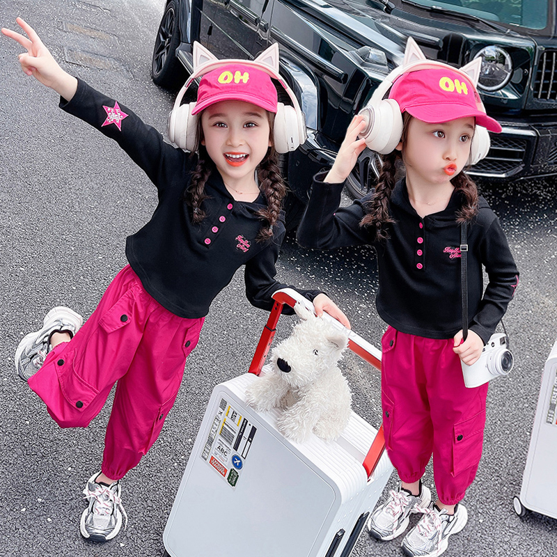 Girls' Autumn Outfit Set 2026 New Children's Hoodie and Cargo Pants Two-Piece Set for Baby Girls, Trendy and Cool Spring and Autumn Wear Girls' Autumn Outfit Set 2026 New Children's Hoodie and Cargo Pants Two-Piece Set for Baby Girls, Trendy and Cool Spring and Autumn Wear