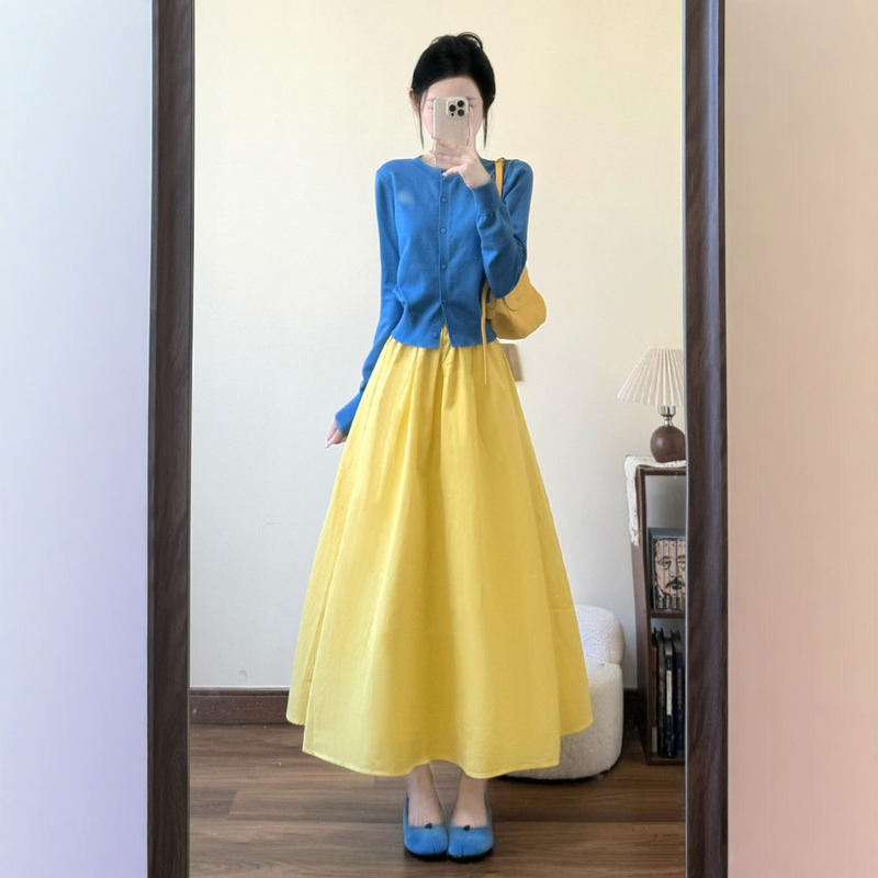 Korean Klein Blue Casual Sports Suit for Women 2026 Autumn New Fashion Knitted Cardigan and Skirt Two-Piece Set Korean Klein Blue Casual Sports Suit for Women 2026 Autumn New Fashion Knitted Cardigan and Skirt Two-Piece Set