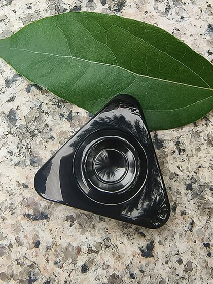 不锈钢英国小三角指尖陀螺打发时间螺旋成人edc金属玩具解压神器