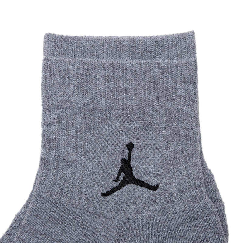 Nike Official Genuine Three-Pair Pack of Men's and Women's Socks for Spring Season, Breathable, Wear-Resistant, Training, Running, Sports and Leisure Socks Nike Official Genuine Three-Pair Pack of Men's and Women's Socks for Spring Season, Breathable, Wear-Resistant, Training, Running, Sports and Leisure Socks