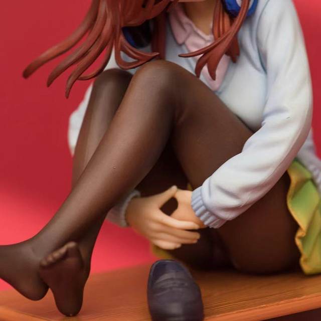 Sanjiu Figure Animation Peripheral Five-Quarter Flower Marriage Desk Girl Special Edition Nakano Ornaments Car Case