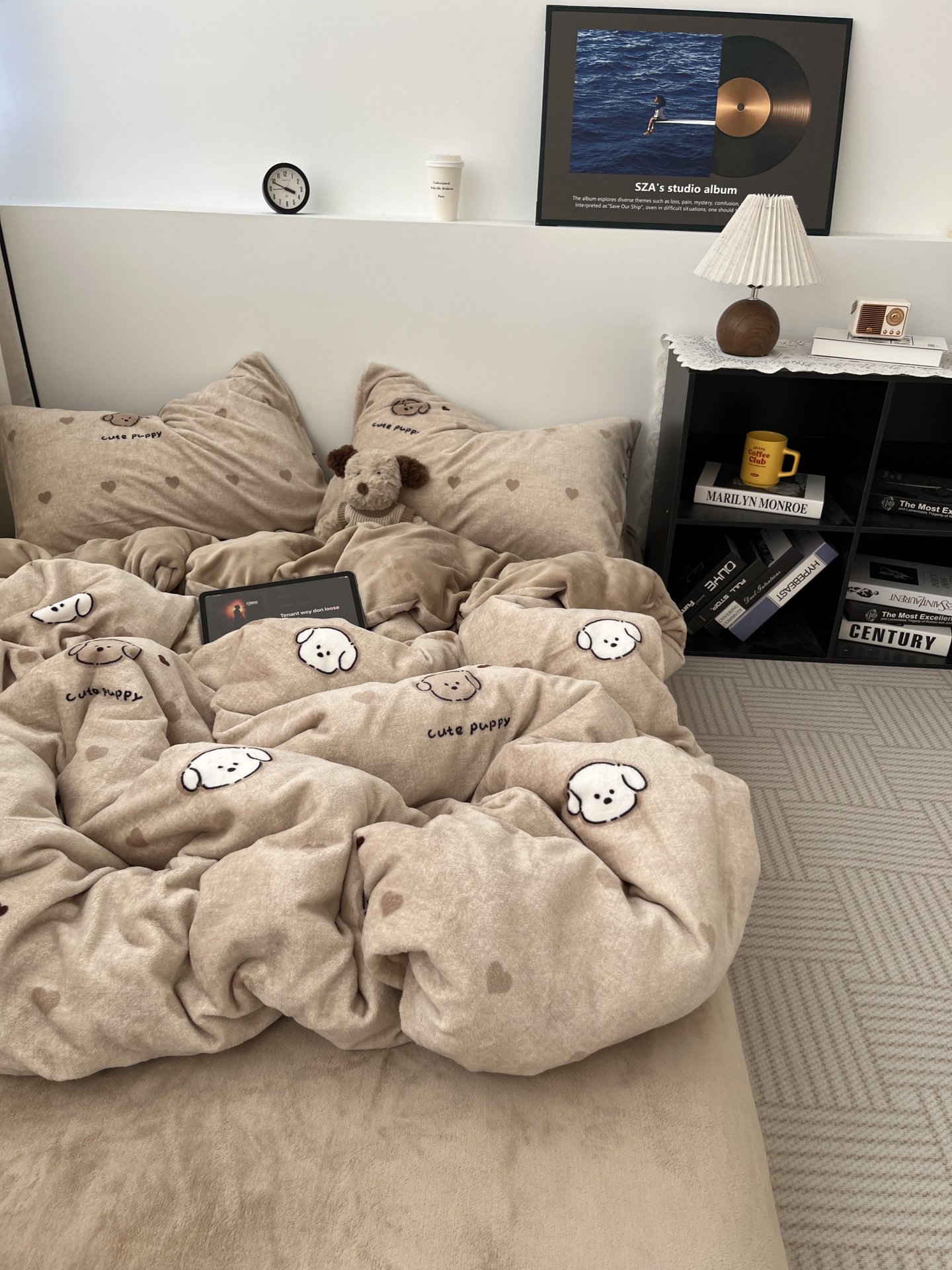 Winter Retro Style Cute Dog Thickened Milk Velvet Bed Sheet Four-Piece Set Warm Duvet Cover Coral Velvet Three-Piece Set