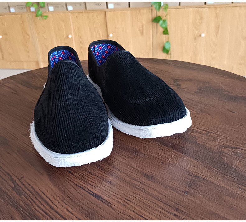 传统手工布鞋小店