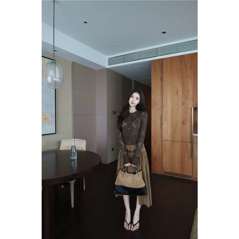 Iiww Autumn Deep Coffee Color Jacquard Hollow-Out Diamond Pattern Woven Texture Wool Knit Long-Sleeve Cardigan Iiww Autumn Deep Coffee Color Jacquard Hollow-Out Diamond Pattern Woven Texture Wool Knit Long-Sleeve Cardigan