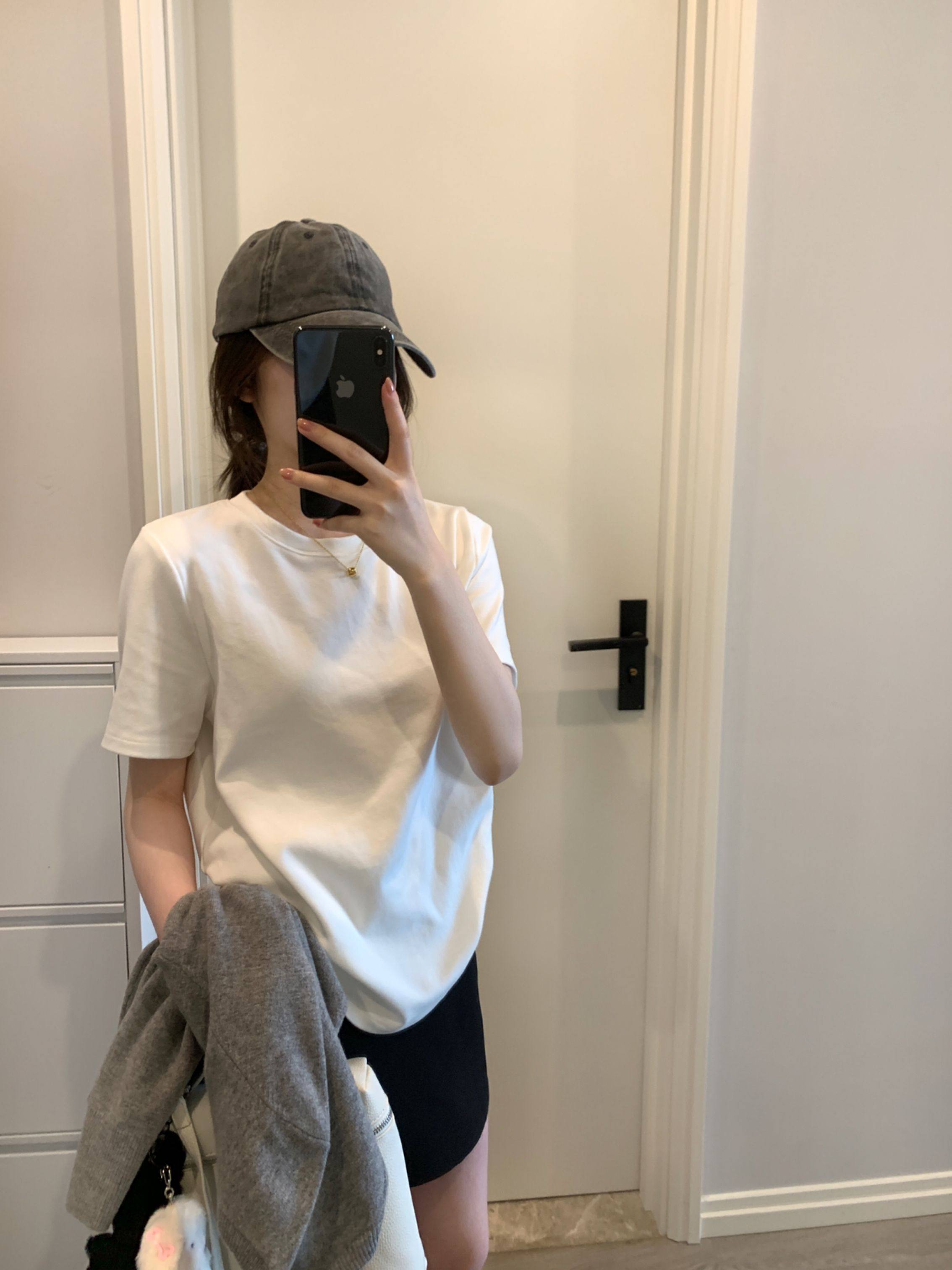 chooouan - 誰もが持っておきたいアイテム：柔らかい白い半袖Tシャツ、女性用ラウンドネック、オフショルダー、ゆったりとしたフィット感、無地のインナーレイヤートップ。