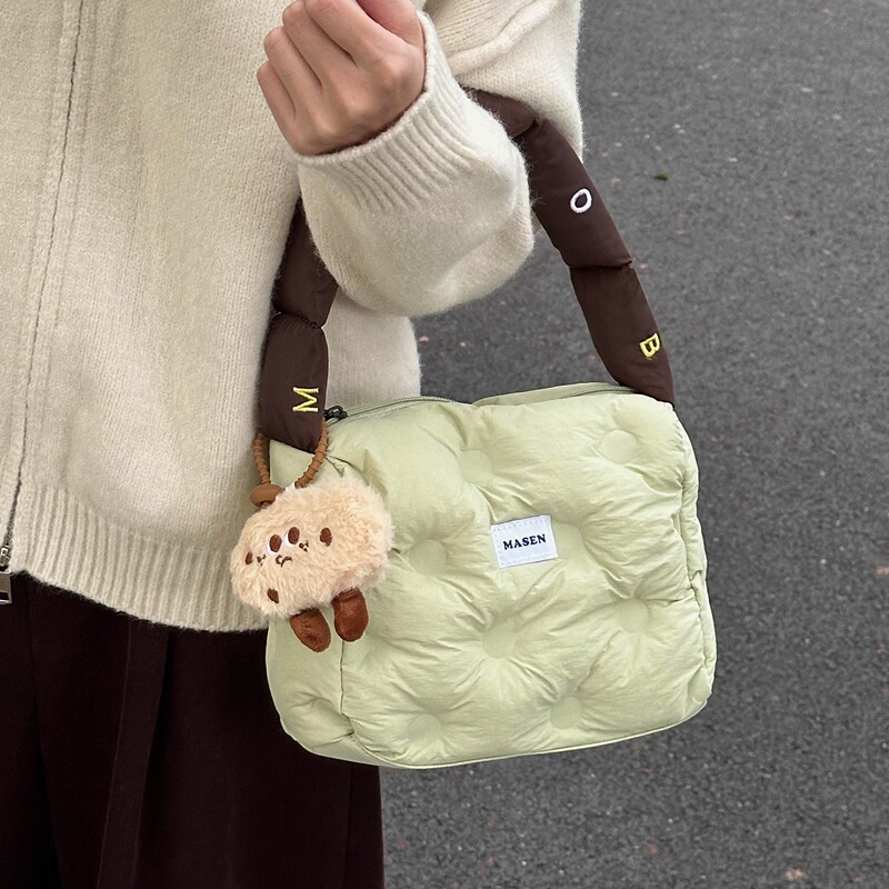 Niche Design, Simple and Cute Square Cotton-Filled Shoulder Bag, Fashionable Large-Capacity Soft Handbag, Underarm Bag for Women Niche Design, Simple and Cute Square Cotton-Filled Shoulder Bag, Fashionable Large-Capacity Soft Handbag, Underarm Bag for Women