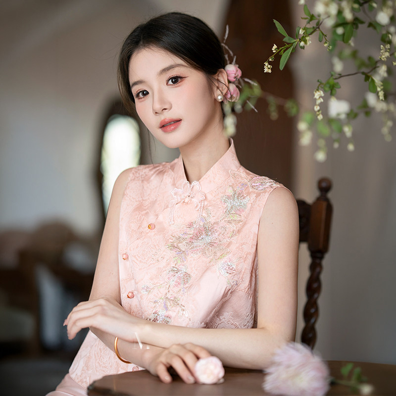 New Chinese-Style Engagement Dress, Modernized Qipao, National Style 2026 New Model, Toast Dress, Bride Suit, Morning Gown, High-End Niche New Chinese-Style Engagement Dress, Modernized Qipao, National Style 2026 New Model, Toast Dress, Bride Suit, Morning Gown, High-End Niche