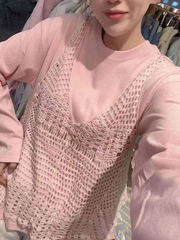 Early Spring Fashionable Pink Hollow-Out Pullover Top, Sweet and Youthful, Sun-Protective, Floral Lace Knit with a Stylish Vibe