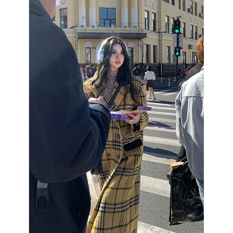 Tongiiuu Man City coat retro ancient medium long style loose fur coat female Korean version superior feel the great coat winter-Taobao