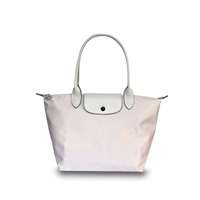 Ручка средней длины, розово-белая.