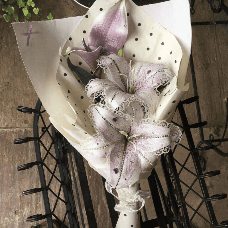 Trendy Xiaohongshu Rhinestone Lily Artificial Flower Bouquet DIY Kit for Graduation Gift to Best Friend, Valentine's Day Gift for Boyfriend/Girlfriend Trendy Xiaohongshu Rhinestone Lily Artificial Flower Bouquet DIY Kit for Graduation Gift to Best Friend, Valentine's Day Gift for Boyfriend/Girlfriend