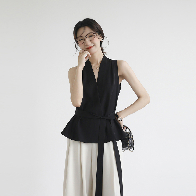 Chicroom Black V Neck Sleeveless Waist-Cinching Chiffon Shirt for Women 2026 Summer New Style Elegant Lace-Up Slimming Top