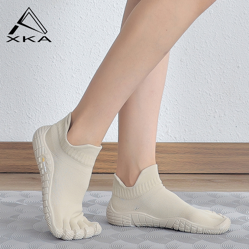Xka Five-Finger Shoes Are Silent Indoor Fitness Shoes, Shock-Absorbing, Ultra-Lightweight, Non-Slip, Soft-Soled, Yoga Strength Training Split-Toe Shoes