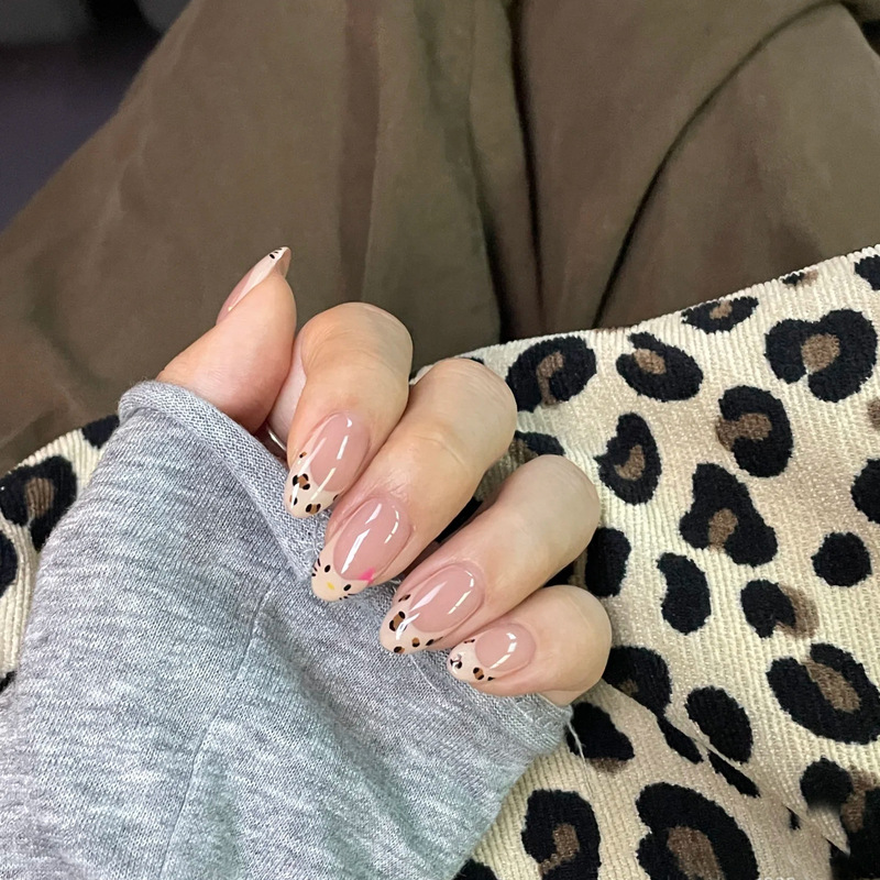 Cat Leopard Print Manicure Finished Patch Short Round Head Fake Nail Patch Autumn and Winter Whitening Wearable Nail Long-Lasting Removable Cat Leopard Print Manicure Finished Patch Short Round Head Fake Nail Patch Autumn and Winter Whitening Wearable Nail Long-Lasting Removable