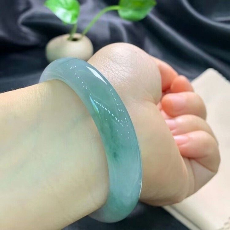 (Burma) Jade Bracelet (Transparent) Jade Bracelet (Genuine) Women's Jade (Treated) Carefully Selected (Good Quality) (Good Water Content) (Burma) Jade Bracelet (Transparent) Jade Bracelet (Genuine) Women's Jade (Treated) Carefully Selected (Good Quality) (Good Water Content)