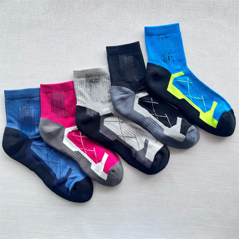 Coolmax Terry Bottom Seamless Outdoor Sports Socks Hiking and Mountaineering Socks All-Season Quick-Drying Breathable Men's and Women's Socks