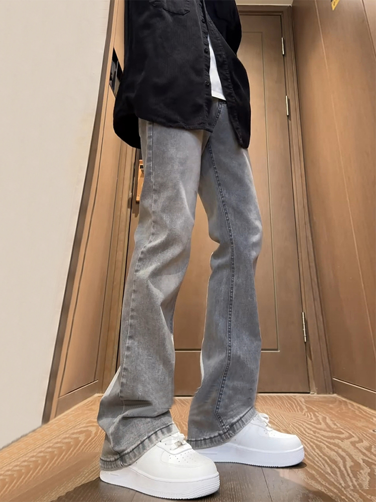 ハイストリートファッションブランドの雰囲気、アメリカンウォッシュドジーンズ、メンズサマーストレッチパンツ、ヘイズグレーのootdフレアストレートパンツ