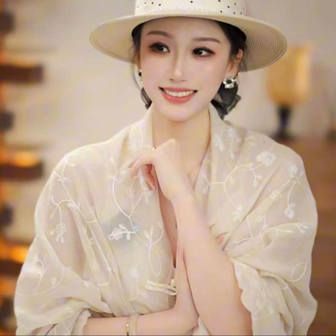 安驿丝巾