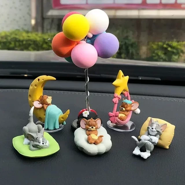 Tom and Jerry Car Ornaments, Car Interior Decorations, Cute Book Desktop Figures, Dolls, Small Ornaments