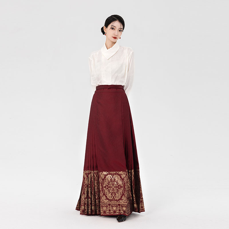 Always in Stock: Tengyun Zhijin New Chinese Style Ming Dynasty-Inspired Improved Mamian Skirt Hanfu for Women, Suitable for Everyday Wear in Autumn and Summer Always in Stock: Tengyun Zhijin New Chinese Style Ming Dynasty-Inspired Improved Mamian Skirt Hanfu for Women, Suitable for Everyday Wear in Autumn and Summer