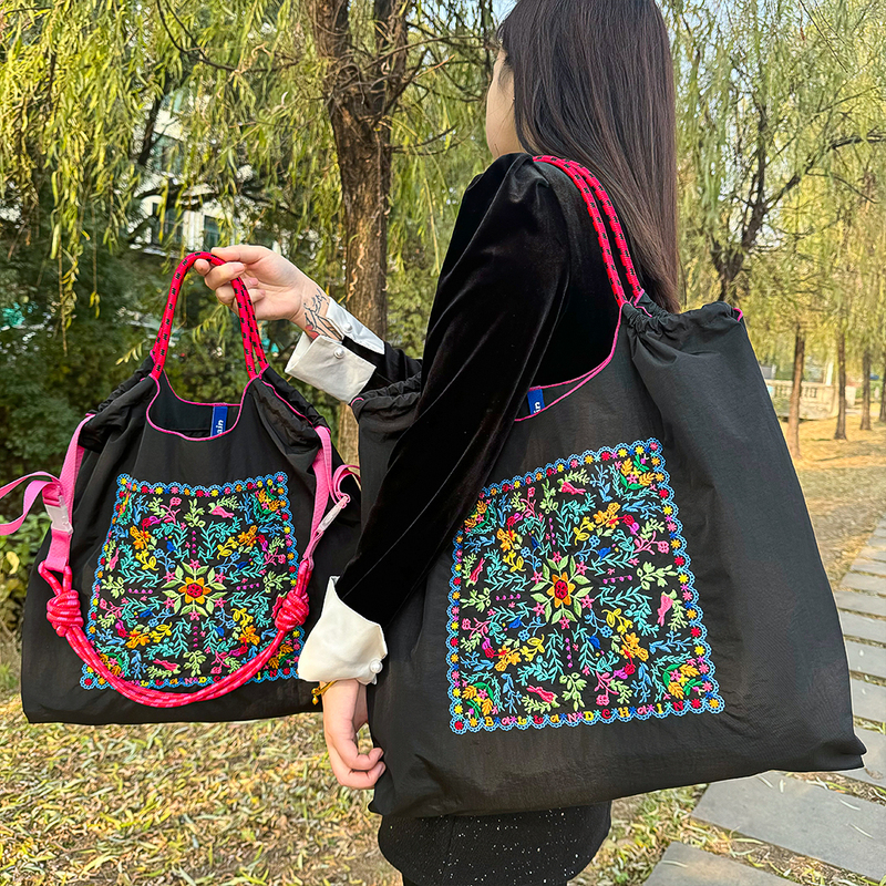 Gao Yuanyuan's Same Style Japanese Crossbody Bag Nylon Multi-Needle Embroidery Fashionable Large-Capacity Shoulder Shopping Travel Bag