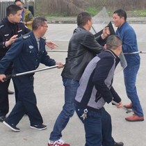 Manufacturer Explosion-proof and riot-proof steel fork Non-retractable integrated waist fork Security equipment and supplies Defense weapons