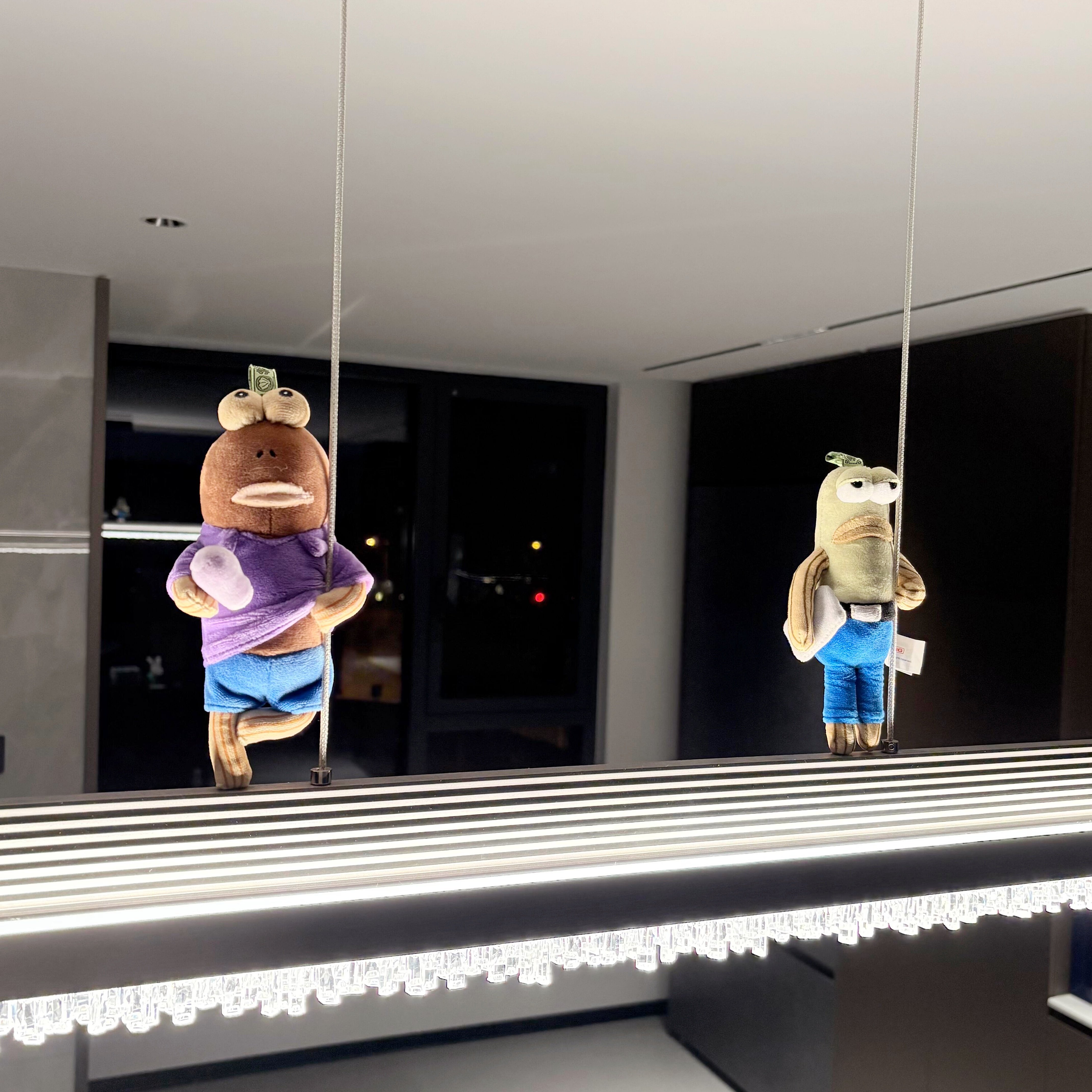 【新居向け100個セット】ビキニボトム型住宅用シャンデリア装飾人形吊り下げアイテムでリビングルームの雰囲気を高め、見苦しい部分を隠します