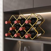 Red Wine Rack Pendulum avec léger extravagant vin haut de gamme de vin Dining Side Cabinet Metal Honeycomb Wine Bottle Placement Show Shelf