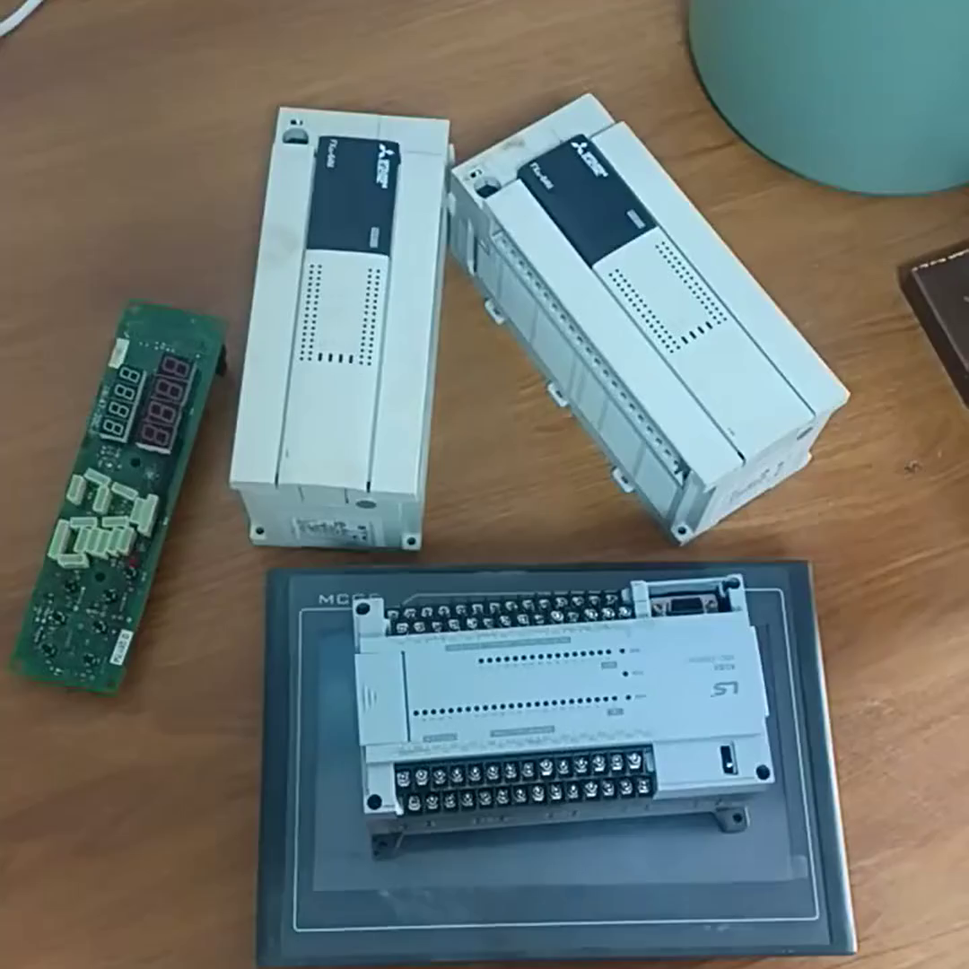 20块买工业屏解密？这个届打工人太会省了！