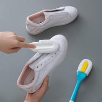 Long-handled soft-bristled shoe cleaning brush that does not damage shoe uppers curved brush head for deep cleaning of white shoes foaming and decontamination shoe brush