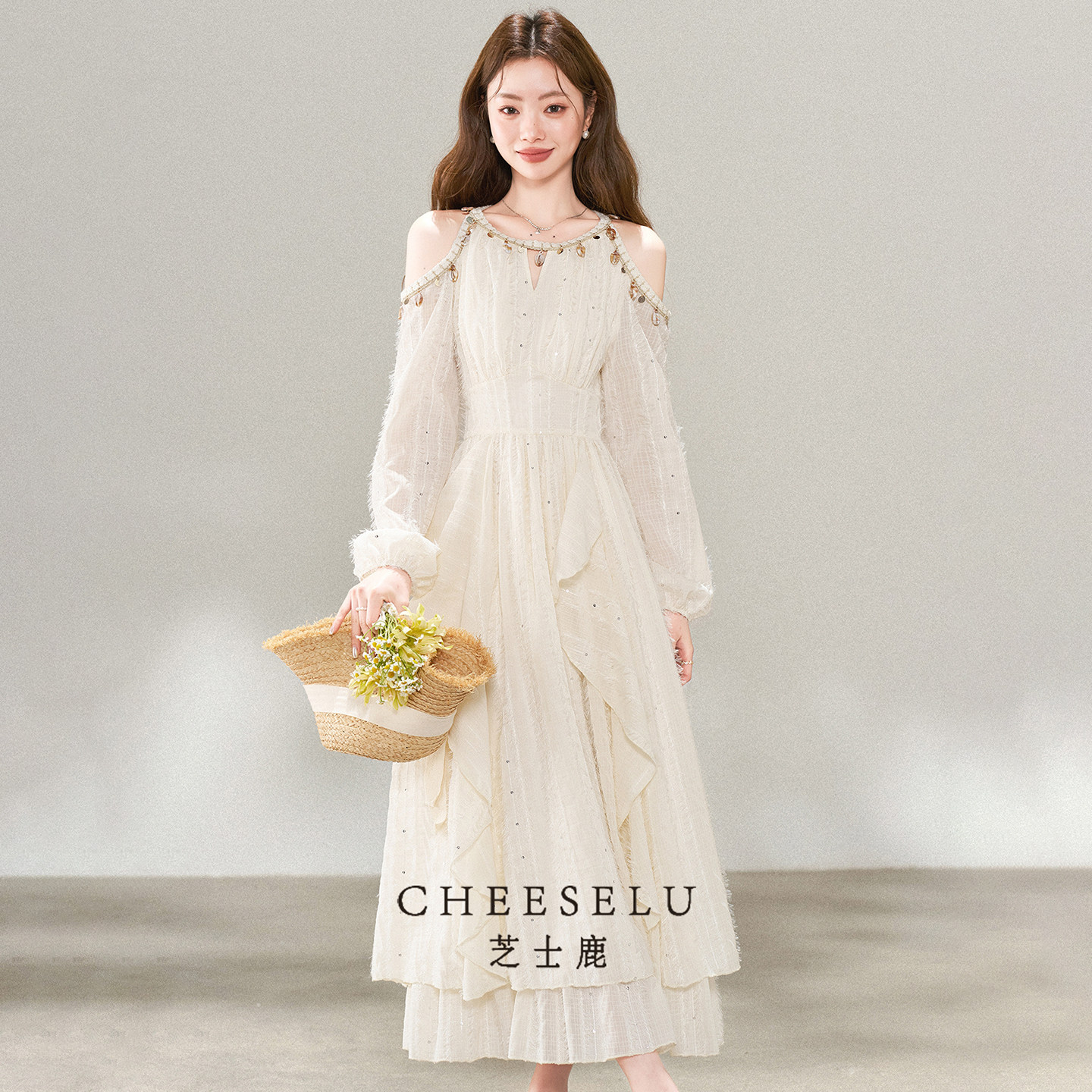 Cheese Deerのフレンチスタイルの高級バケーションドレス、オフショルダーのホルターネックドレス、スリムなウエストとエレガントなスタイルが魅力的な、とても美しい春のドレスです。