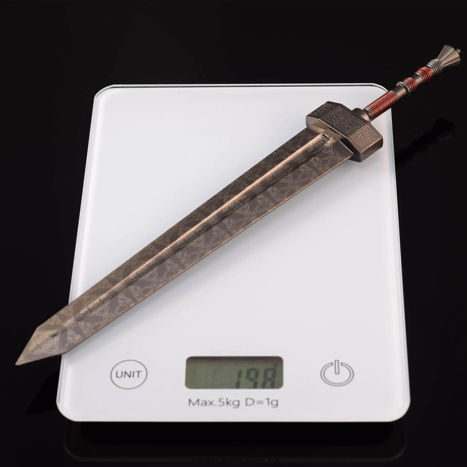 艾尔登法环大马士革钢纹巨剑模型值得买吗?嘎子剑合金摆件有哪些选购要点?-游戏大全-淘宝百科网