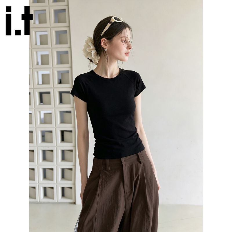 Chocoolate Black Simple Basic Short-Sleeved T-Shirt for Women in Summer, Chic Right-Shoulder Slim-Fit Age-Reducing Top