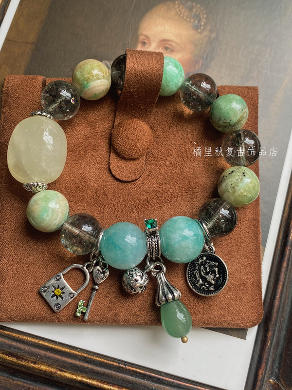 Retro Aquamarine Green Bracelet for Women, Niche Design, High-End Light Luxury Temperament Bracelet