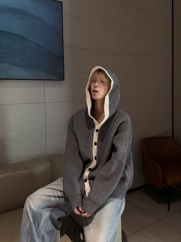 Mistux Niche Korean-Style Lazy-Feel Hooded Cardigan Knit Sweater, Color-Blocked Loose Knit Top Mistux Niche Korean-Style Lazy-Feel Hooded Cardigan Knit Sweater, Color-Blocked Loose Knit Top