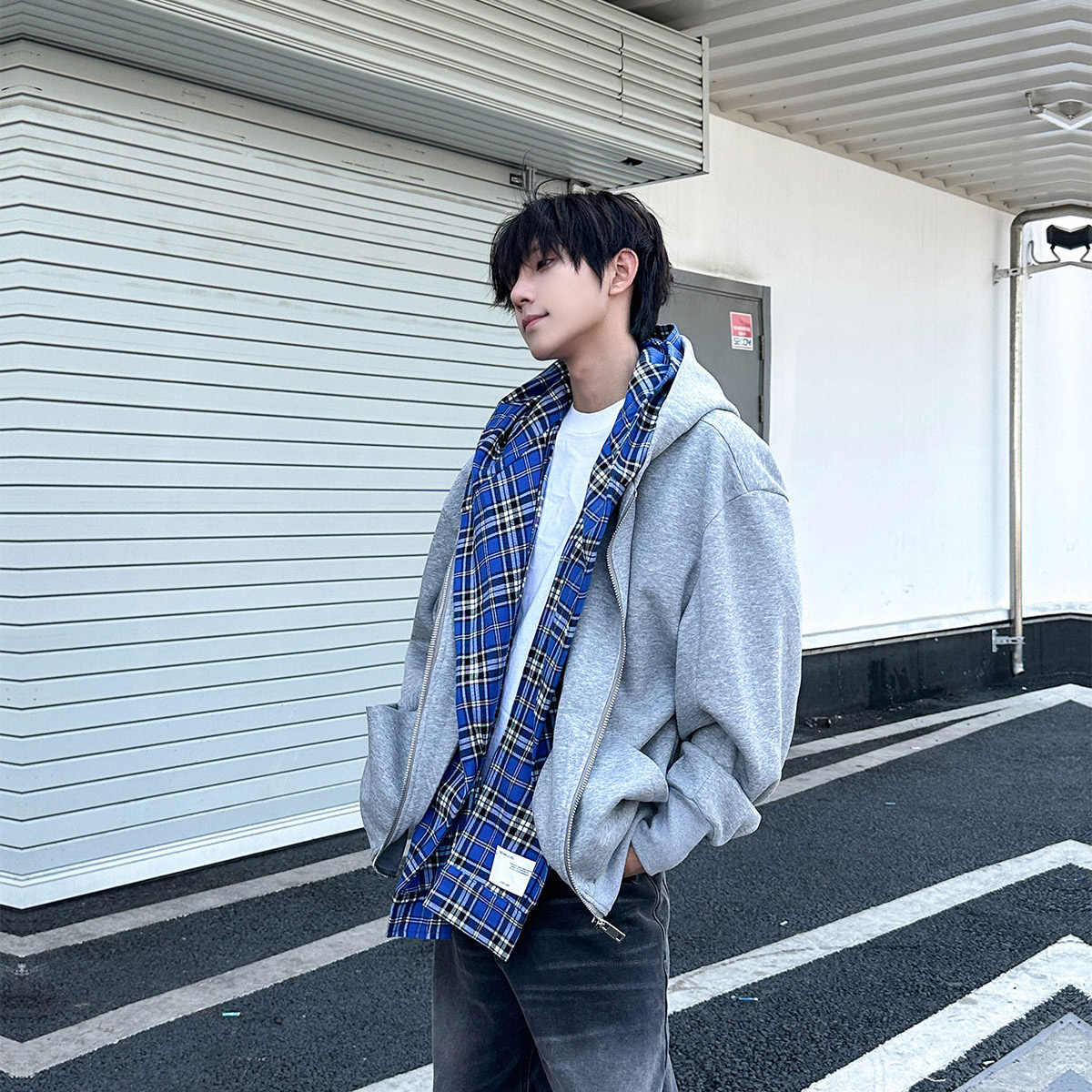 SHAKEYU ダブルレイヤーフェイクツーピースフード付きグレースウェットシャツジャケットメンズ春秋レイヤードデザインルーズトップカーディガン