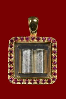 Características de taitai colgante de diamantes en forma de tubo taitai