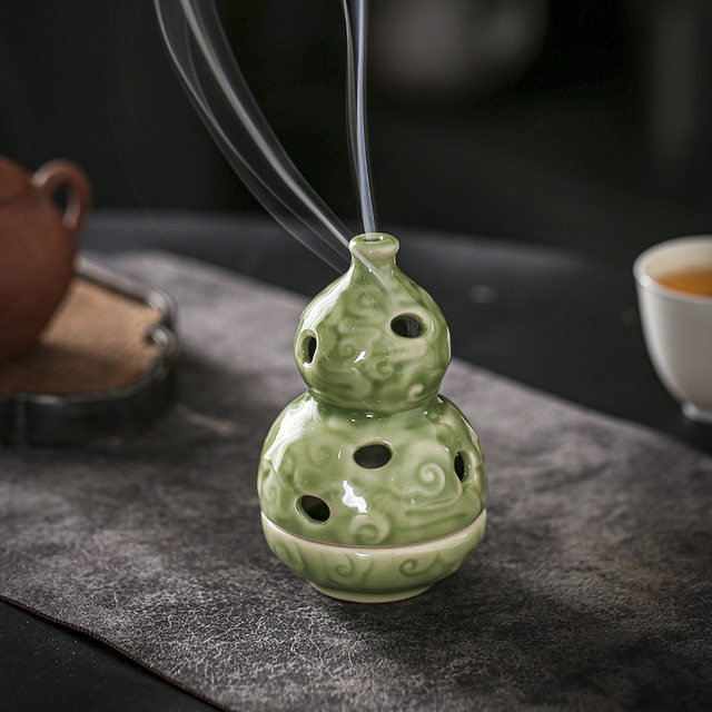 Zen-Inspired Celadon Gourd-Shaped Incense Burner Ornament for Home Indoor Tea Ceremony Creative Chinese-Style Incense Holder Incense Burner Incense Device Incense Burner