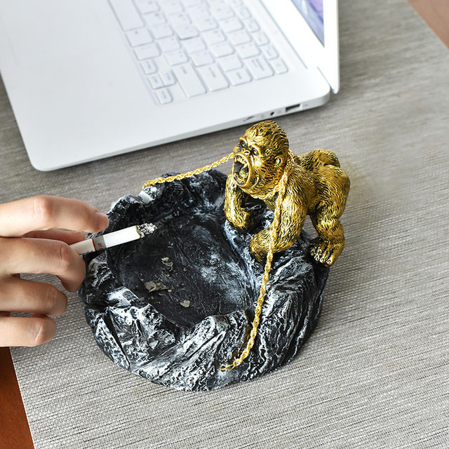 Modern Creative King Kong Gorilla Ashtray, a Trendy New Decor Item for Study and Office