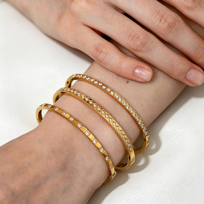 【Feiiii】Old Money Style Simple Smooth Surface Diamond-Encrusted Square Rhombus Fashionable Layered Bracelet Bangle 【Feiiii】Old Money Style Simple Smooth Surface Diamond-Encrusted Square Rhombus Fashionable Layered Bracelet Bangle