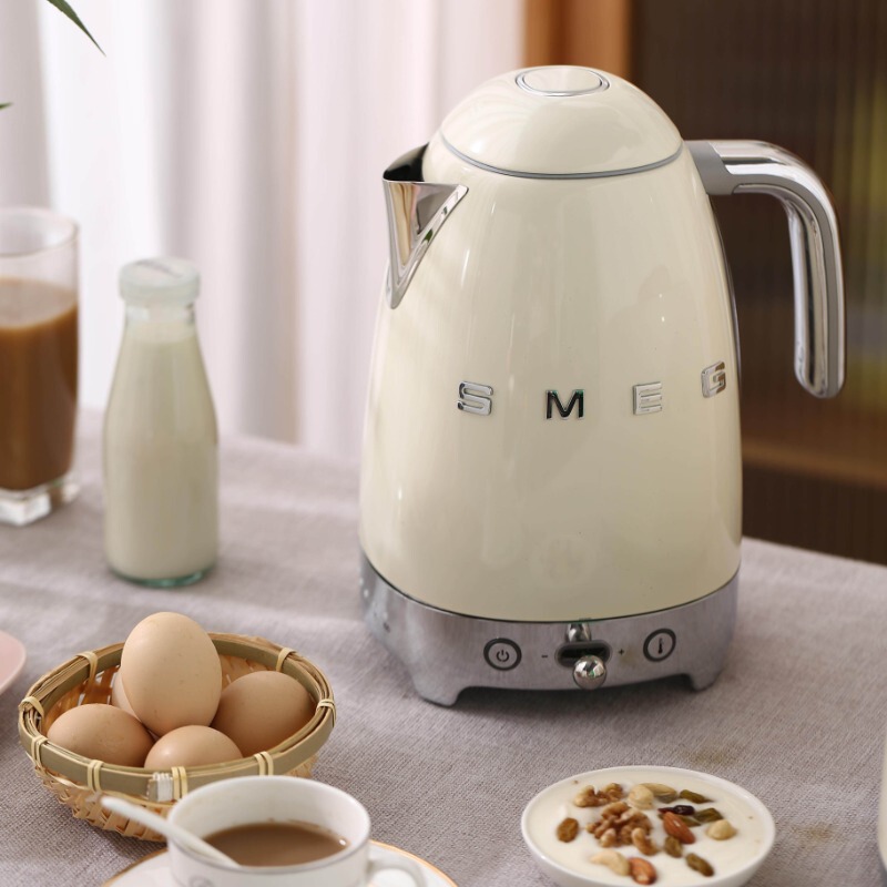Smeg Klf04 Electric Kettle Retro Style for Boiling Water, Making Tea, and Keeping Warm, with 7-Level Temperature Control, Suitable for Home Use and as a Gift