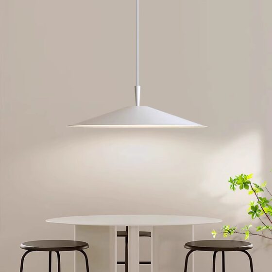 Nordic Designer Minimalist Restaurant Chandelier Modern Minimalist Creative Barber Shop Bar Dining Room Flying Saucer Dining Table Lamps