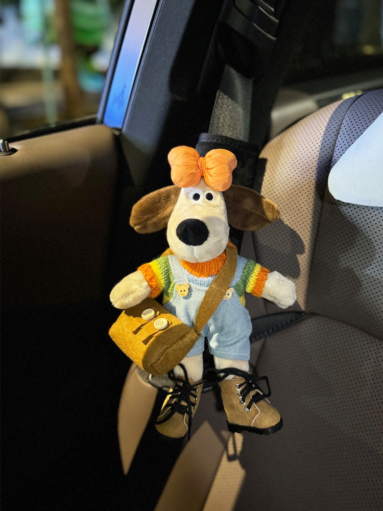 Cute Cartoon Dog Car Seat Belt Shoulder Protectors, a Pair of Couple Protective Covers, Car-Mounted Dolls, Interior Decoration Ornaments