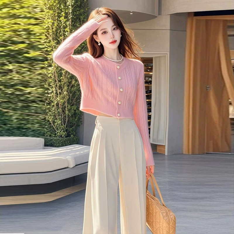 Unique and Beautiful Small Suit, Early Autumn New Style, Small Chanel-Style Pink Knitted Cardigan, Casual Pants, Elegant and Slimming Two-Piece Set Unique and Beautiful Small Suit, Early Autumn New Style, Small Chanel-Style Pink Knitted Cardigan, Casual Pants, Elegant and Slimming Two-Piece Set