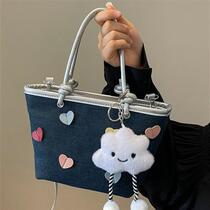 Hand-held trendy casual bucket bag for women 2024 summer new fashion cute heart shoulder bag canvas contrasting crossbody bag