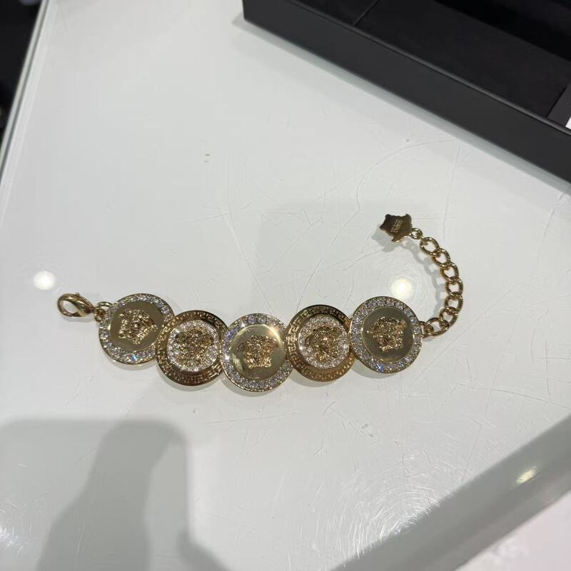 [Europe Purchase] (Full Price 5400) 8/22 Versace Jewelry Medusa Diamond Bracelet Gold Color